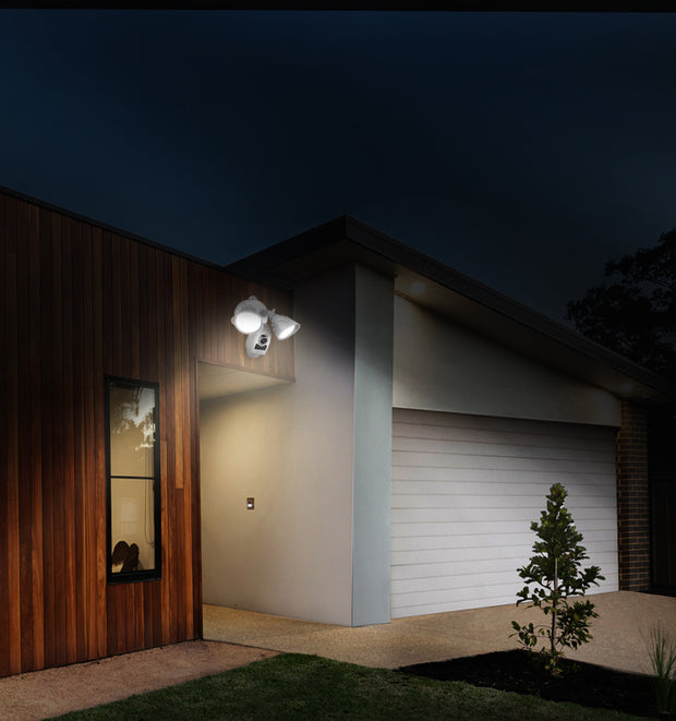 Cámara EZVIZ Wifi, LC1C,  2MP con 2 proyectores de luz, exterior, visión Nocturna.