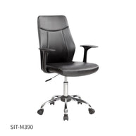 Silla SIT Ejecutiva, cuero sintético, asiento acolchonado. Color Negro. Peso: 250Lbs. SIT-M390