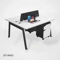Estación de Trabajo (Workstation) SIT, 2 Módulos, 1 Gaveta+1 Almacenamiento, Panel Privado, Pasacable, Color Blanco + Gris Oscuro. SIT-WK42
