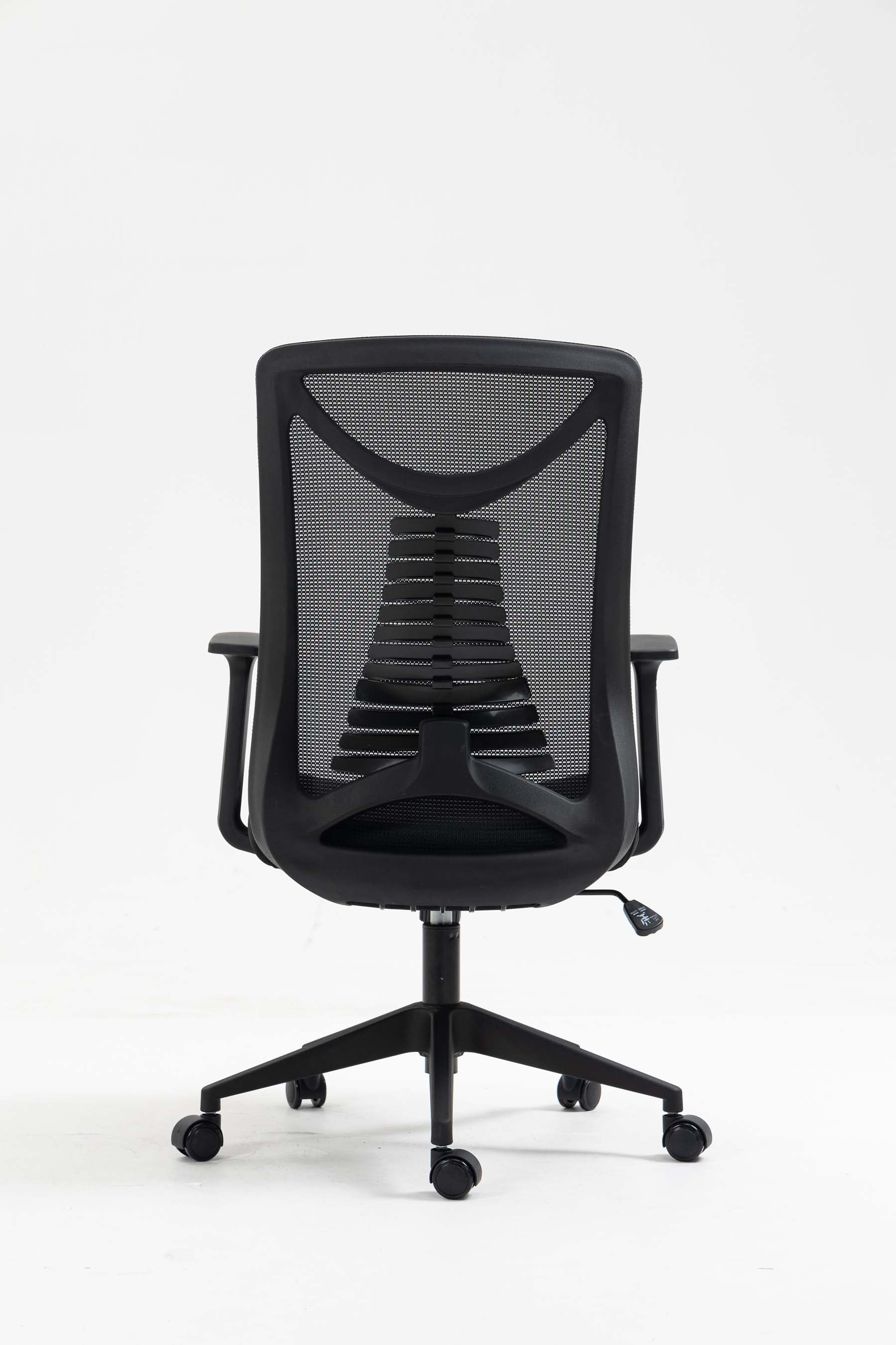 Silla SIT Ejecutiva, malla negra, inclinación flexible, ruedas de goma, apoyo lumbar. Peso: 250 Lbs. SIT-M350