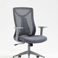 Silla SIT Ejecutiva, malla negra, inclinación flexible, ruedas de goma, apoyo lumbar. Peso: 250 Lbs. SIT-M350